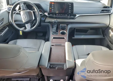 2021 Toyota Sienna Xle z USA, uszkodzony, nr VIN 5TDYRKEC1MS021255